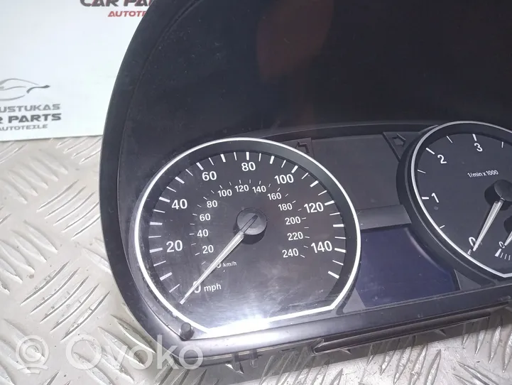 BMW 1 E82 E88 Speedometer (instrument cluster) 9242333