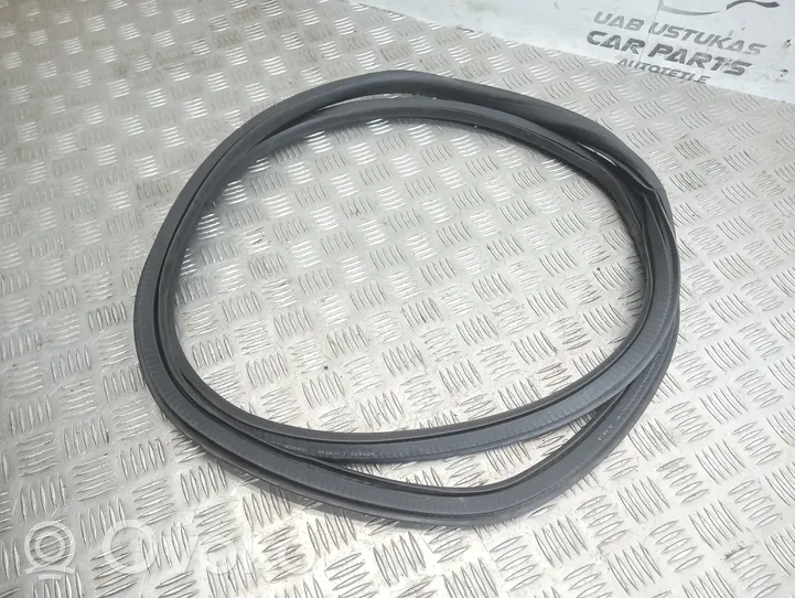 Opel Astra J Front door rubber seal 13259929