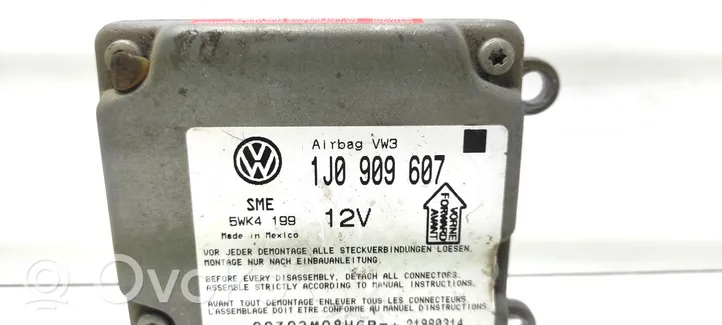 Volkswagen PASSAT B5 Centralina/modulo airbag 1J0909607