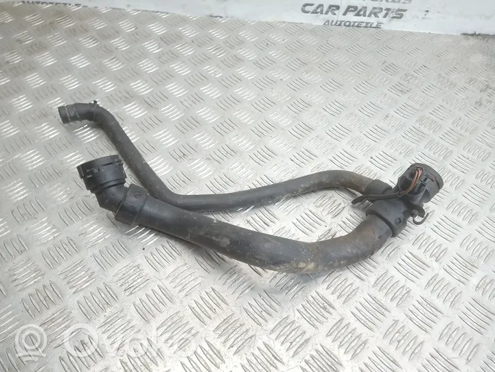 Volkswagen PASSAT B5.5 Engine coolant pipe/hose 