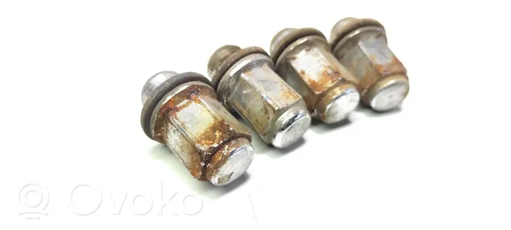 Toyota Corolla Verso E121 Nuts/bolts 