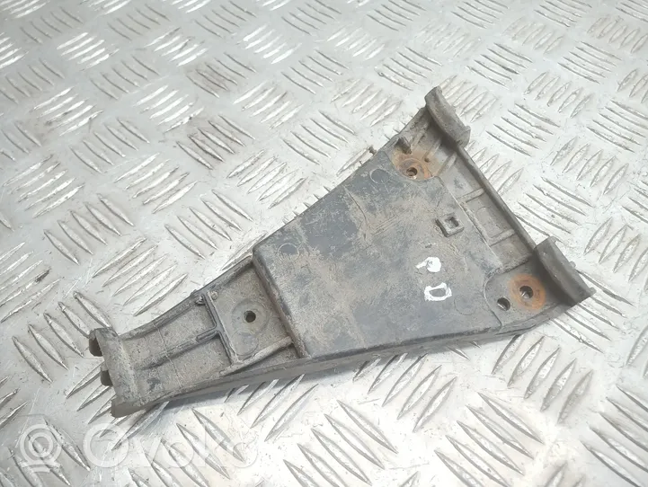 Audi A4 S4 B5 8D Support de montage de pare-chocs avant 8D0807284