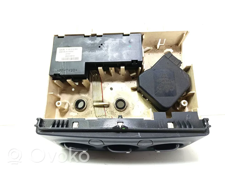 Renault Laguna I Climate control unit 9041703027