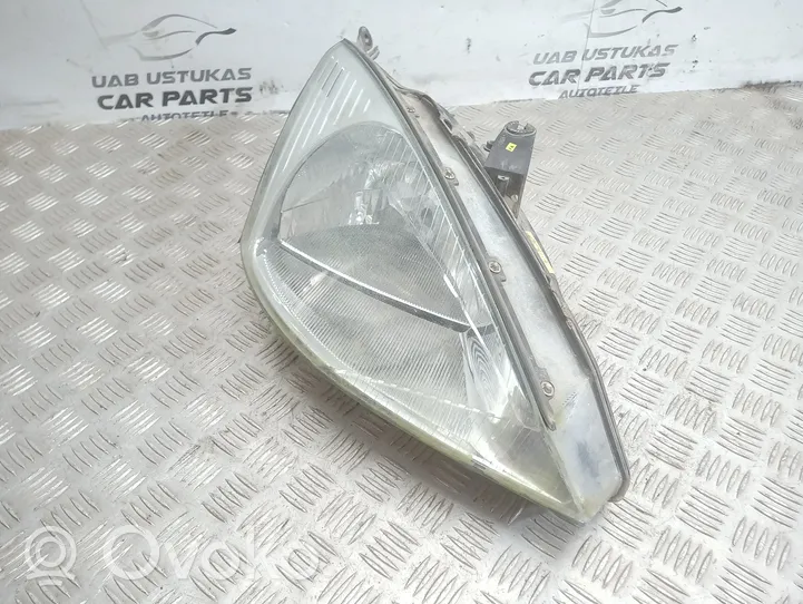 Ford Focus Lampa przednia 