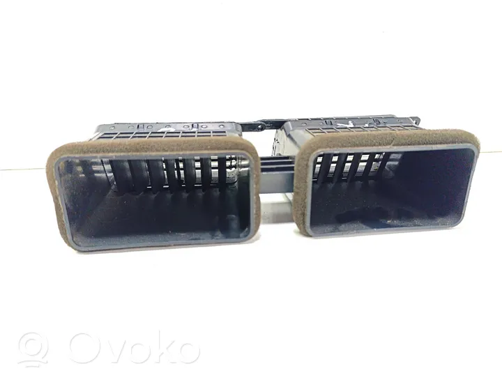 Hyundai Trajet Centrinės oro grotelės 974203A000