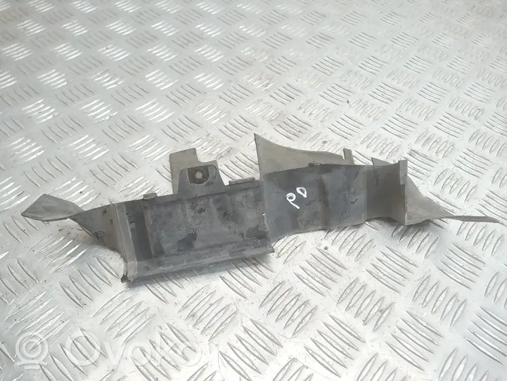 Audi A4 S4 B5 8D Déflecteur d'air de radiateur de refroidissement 8D0121284B