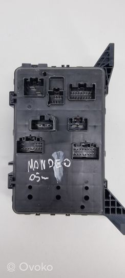 Ford Mondeo Mk III Module de fusibles 4S7T14A073AB