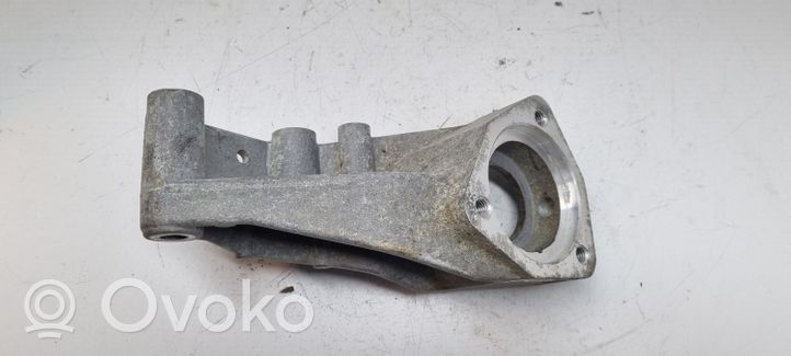 Opel Mokka Staffa del cuscinetto di supporto dell’albero di trasmissione 95400936