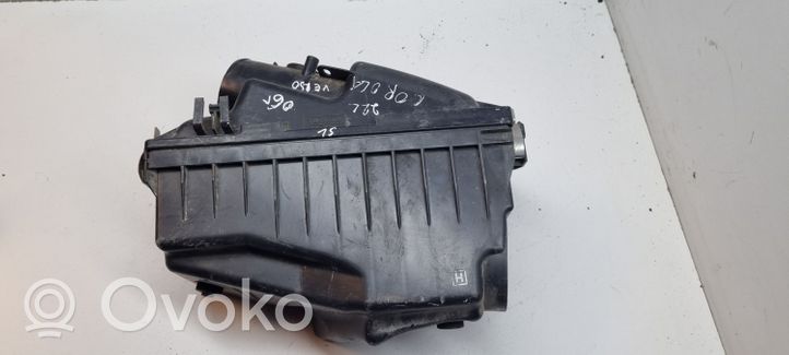 Toyota Corolla Verso AR10 Air filter box 0R01