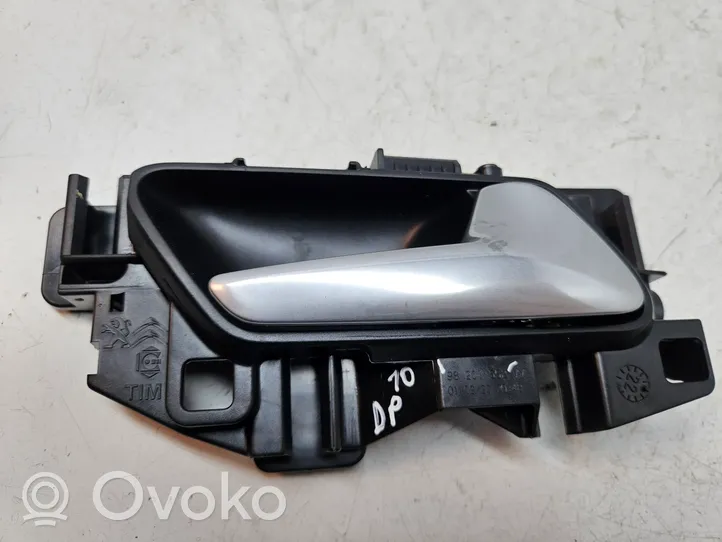 Peugeot 5008 II Front door interior handle 98201552