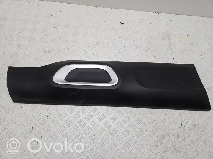 Citroen C5 Aircross Moulure de porte avant 9820082077