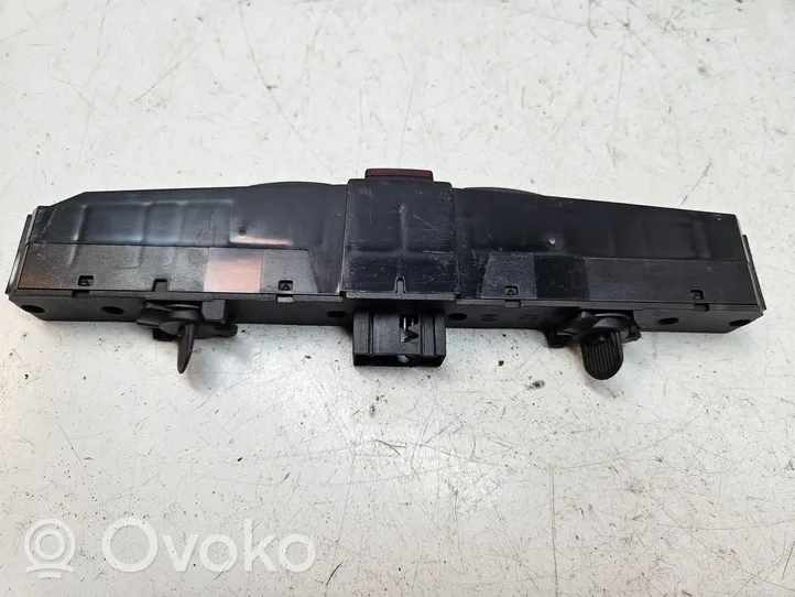 Opel Zafira B Hazard light switch 13100105