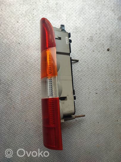Ford Transit Задний фонарь в кузове YC1513404A
