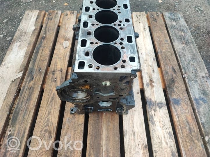 Opel Vivaro Motorblock 8200513042