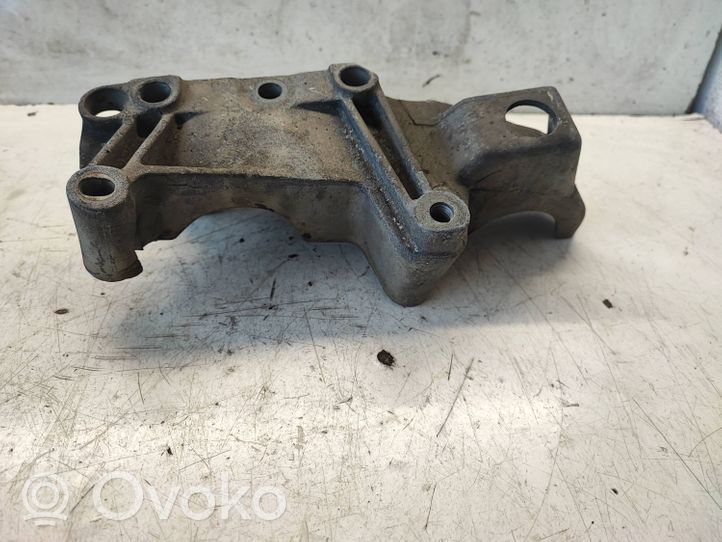 Renault Trafic II (X83) Support, suspension du moteur 8200140436