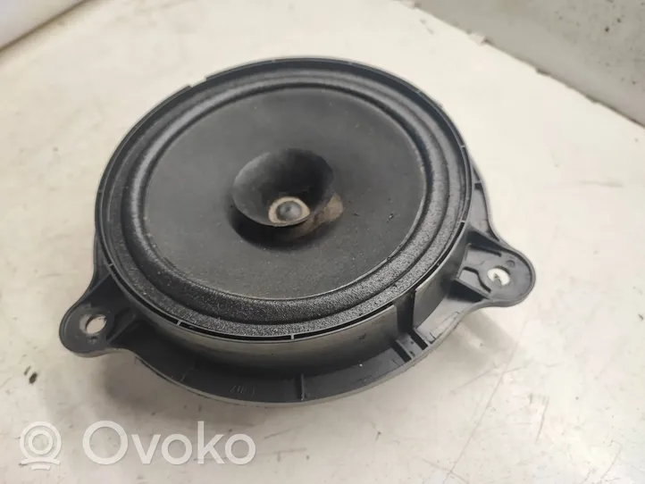 Opel Vivaro Haut-parleur de porte avant 577449