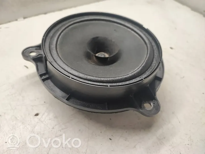 Opel Vivaro Altoparlante portiera anteriore 577449