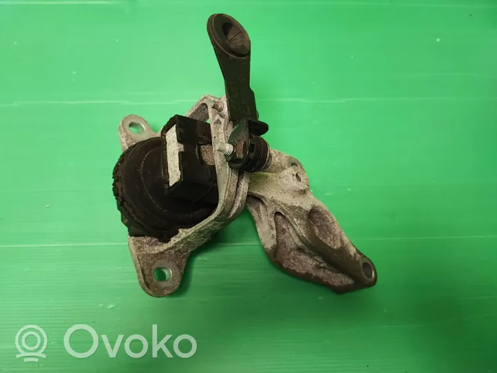 Opel Vivaro Engine mount bracket 165385971R