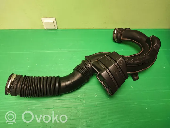 Opel Vivaro Air intake hose/pipe 165755972R