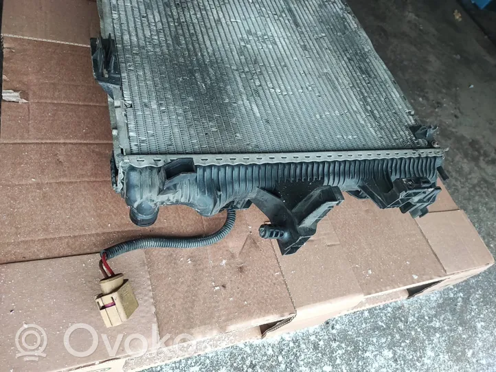 Volkswagen Transporter - Caravelle T5 Radiateur de refroidissement 7H0121253G