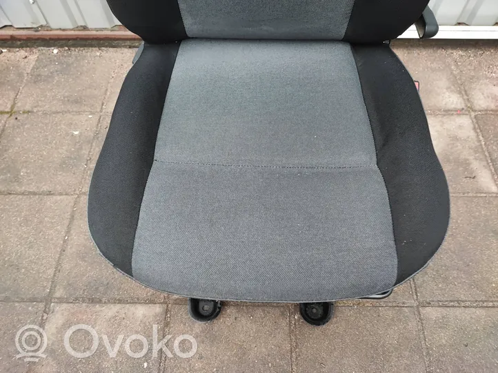 Opel Movano B Переднее сиденье пассажира 870001193R