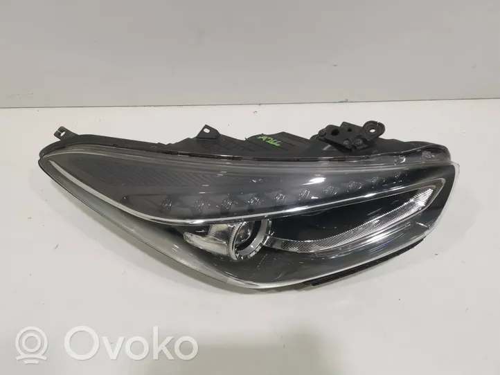 Hyundai i40 Lampa przednia 92102-3ZXXX