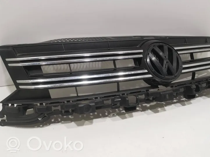 Volkswagen Tiguan Etupuskurin ylempi jäähdytinsäleikkö 5n0853653e