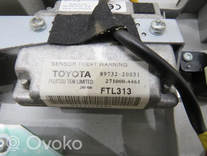 Toyota Avensis T270 Kattokonsolin valaisinyksikön koristelista 