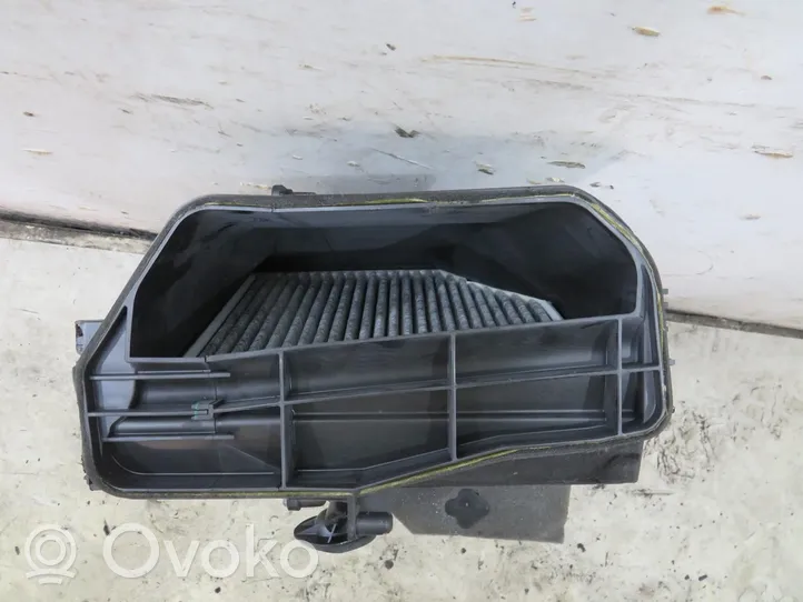 Audi A7 S7 4G Sisälämmityksen ilmastoinnin korin kotelo 