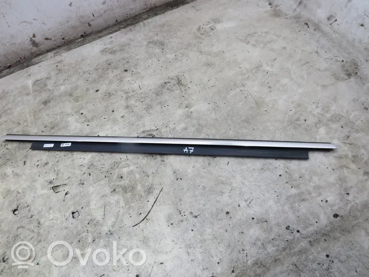 Audi A7 S7 4G Takaoven lista (muoto) 4G8853763B