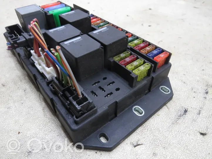 Jaguar XJ X351 Relay mounting block AW93-14A073-BC