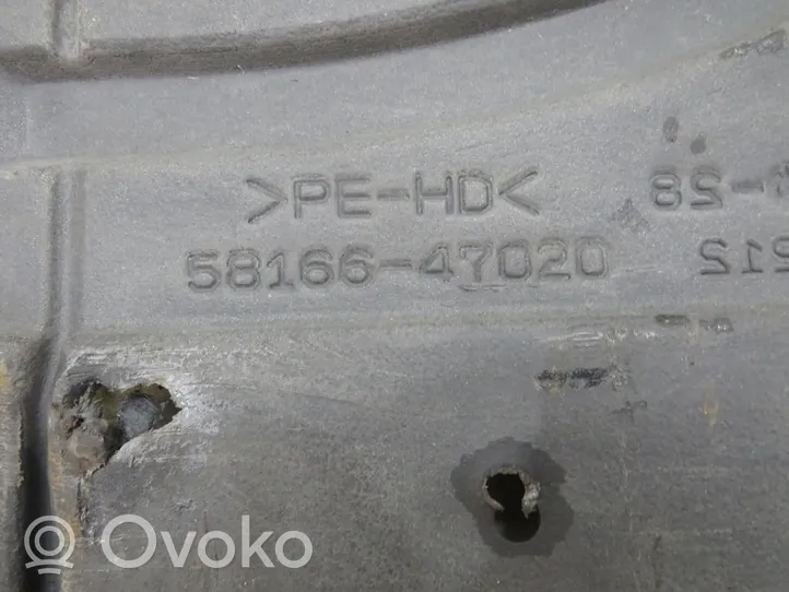 Toyota Prius (XW30) Couvre soubassement arrière 58166-47020