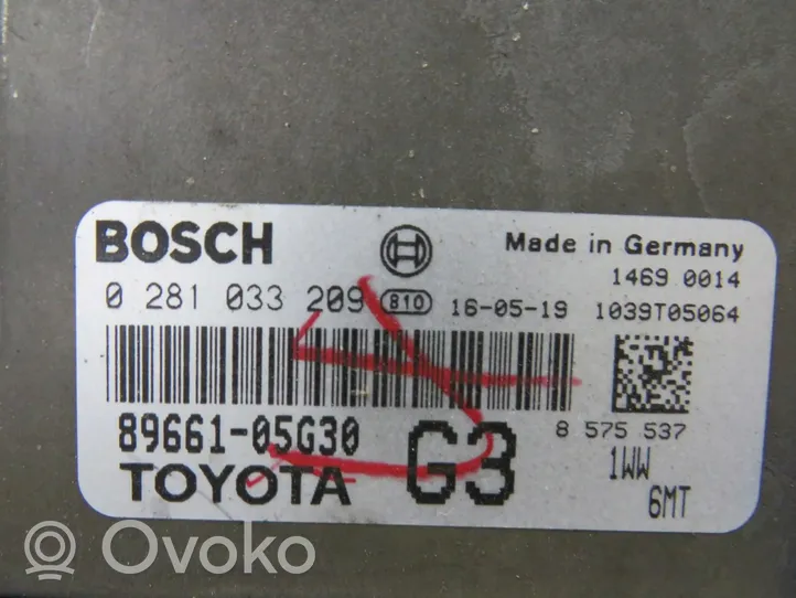 Toyota Avensis T270 Unité de commande, module ECU de moteur 89661-05G30