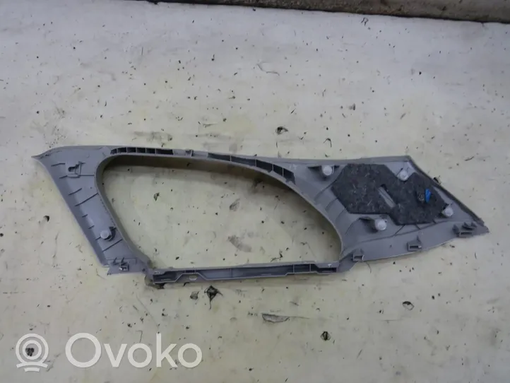 Toyota Avensis T270 Rivestimento montante (C) 62472-05140