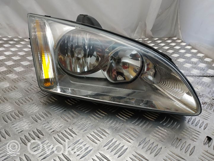 Ford Focus Lampa przednia 4M5113W029AC