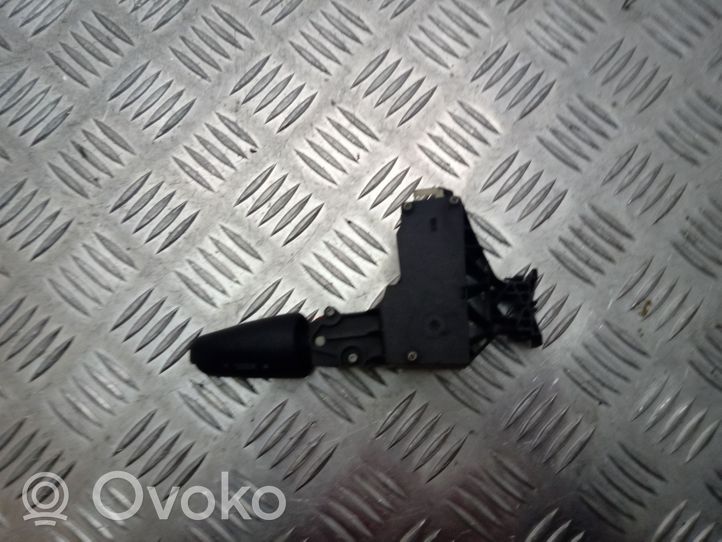 Ford Galaxy Przyciski / Przełącznik regulacji głośności 7M0953504A