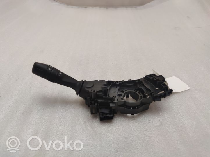 Toyota Auris E180 Suuntavilkun vipu 0273017F850