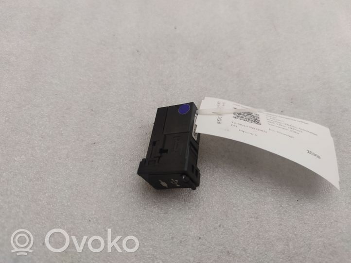 Toyota C-HR Connecteur/prise USB 86190F4010