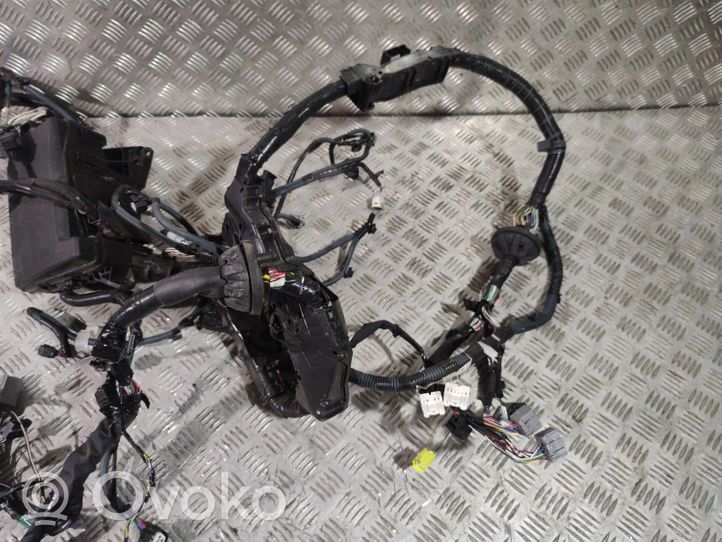 Toyota Auris E180 Cableado de instalación del motor 821160Z850D