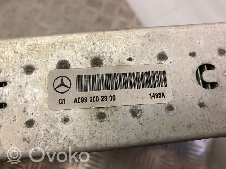 Mercedes-Benz GLS X166 Välijäähdyttimen jäähdytin A0995002800