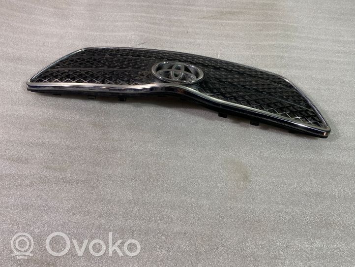 Toyota Corolla E120 E130 Grille calandre supérieure de pare-chocs avant 5311402010