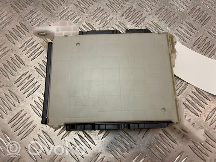 Toyota C-HR Module de fusibles 82730F4010