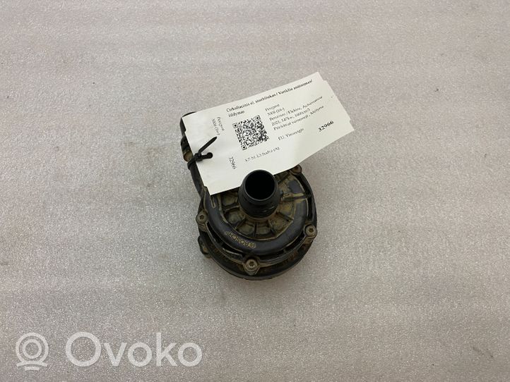 Peugeot 3008 II Pompe à eau de liquide de refroidissement 9823813480