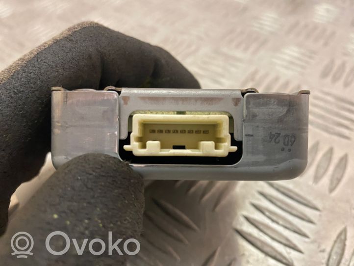 Toyota RAV 4 (XA50) Boîtier module alarme 8657242051