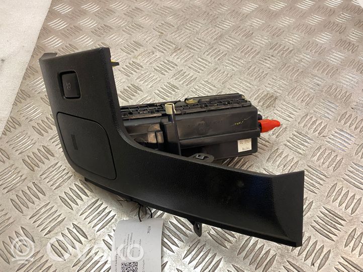 Ford Mustang VI Glove box FR3B63044F09A