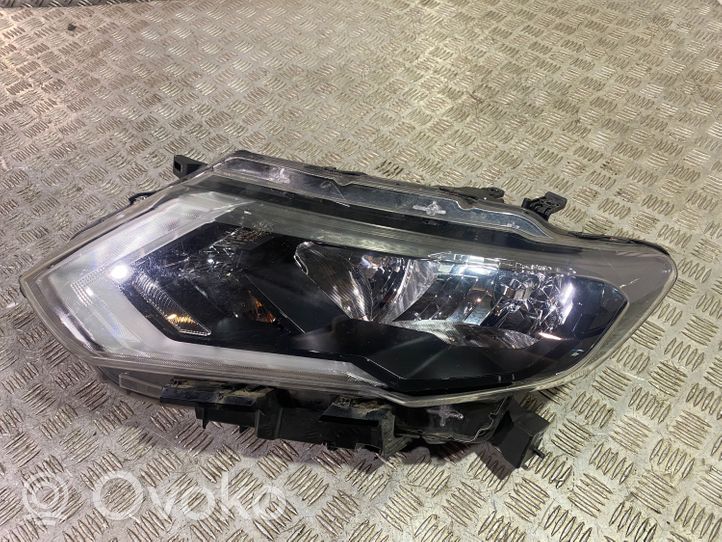 Nissan X-Trail T32 Headlight/headlamp 