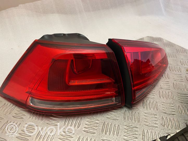 Volkswagen Golf VII Lampy tylne / Komplet 5G0945095M