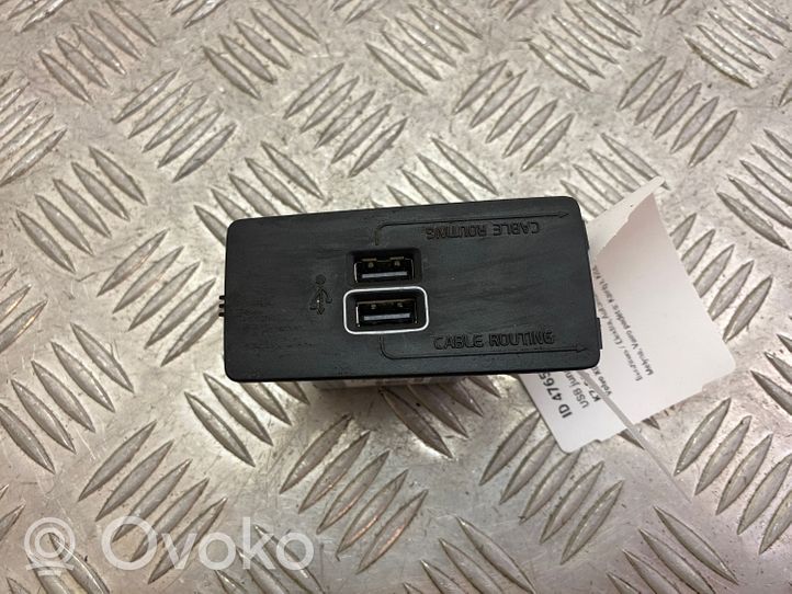 Volvo XC90 Gniazdo / Złącze USB 31407038