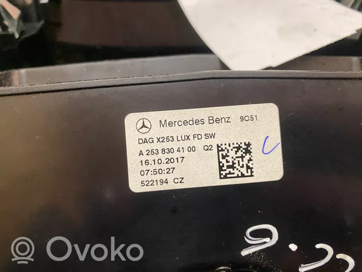 Mercedes-Benz GLC X253 C253 Oro grotelės gale A2538304100