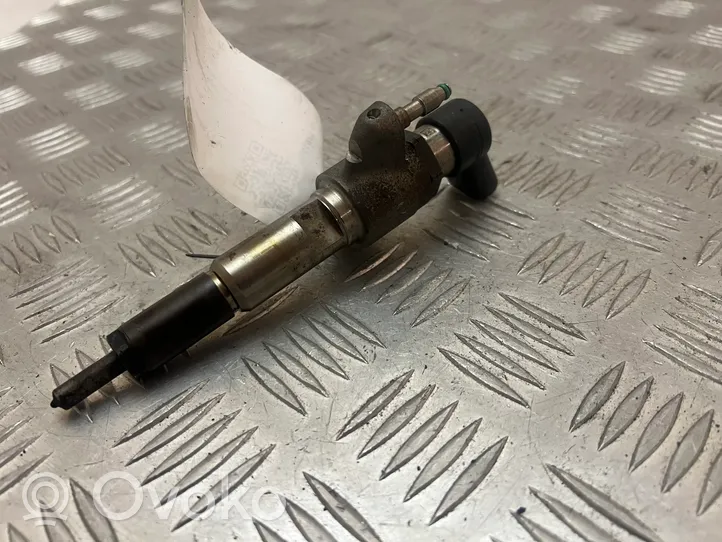 Volvo V40 Cross country Fuel injector 9802448680